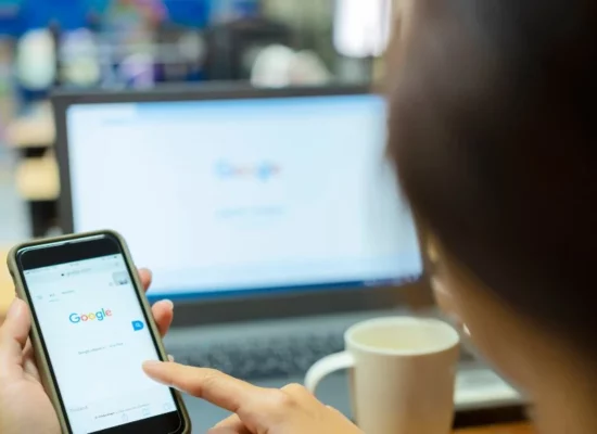 Visuel article Google Ads incorpore l’IA - site Vert Plume Webmarketing, freelance marketing digital, consultante SEO GEO et Google Ads SEA